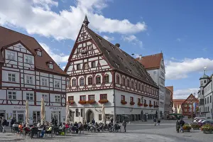 Drucke von Ehemaliges Tanzhaus mit Bäckerei, jetzt Rathausgebäude, erbaut 1443, umgebaut ca. 1830, Marktplatz 15, Nördlingen, Bayern, Deutschland Tanz Drucke: Ehemaliges Tanzhaus mit Bäckerei.