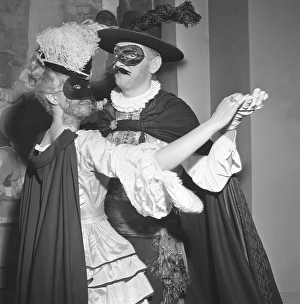 Black And White Couple Drucke: Dancing in the 1960s