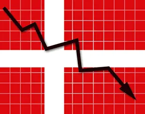 European National Flags Drucke: The Danish flag and arrow graph going down