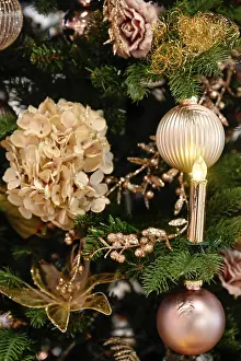 Embellished Fir Tree Drucke: Detail decorated Christmas tree