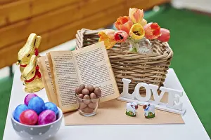 Decorative Easter Eggs Drucke: Decoration with colourful eggs