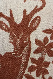 Nordic Wildlife Photography Drucke: Deer image on the old wool blanket
