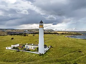 British Lighthouse Drucke: DefaultRain Clouds over Barns Ness Lighthouse from a drone