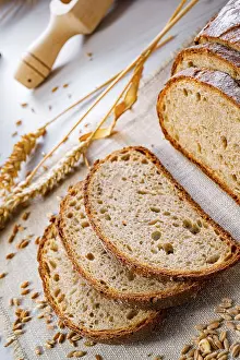Food Photography Tips Drucke: Delicious mixed rye bread, also known as grey bread
