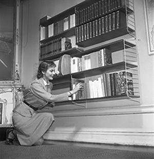 Black And White Interior Drucke: The designers of the Swedish String shelf