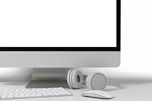Modern Architecture Drucke: Desktop computer isolated on a white background