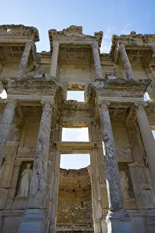 Ancient Columns Drucke: Detailed view of imposing ancient columns offering an interior view through an architectural framework