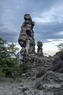 Atmospheric Evening Light In Europe Drucke: Devil's Wall, illuminated by the evening sun