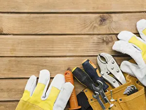 Close Up Carpentry Tools Drucke: Different carpentry tools wooden table