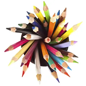 Colored Pencils Drucke: Many different colored pencils with white background