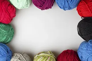 Bright Studio Lighting Setup Drucke: Different coloured balls of wool