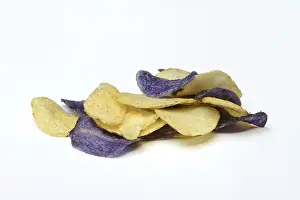 Colourful Still Life Drucke: Different coloured potato chips