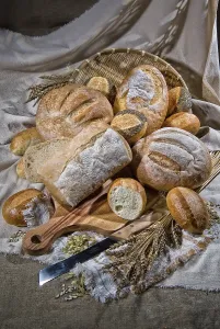European Baked Goods Drucke: Different kinds of bread and pastry