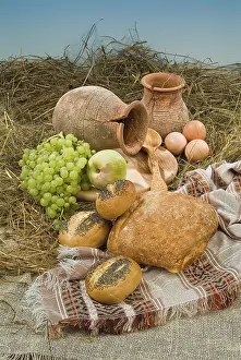 Diverse Breakfast Options Drucke: Different kinds of bread on a studio background