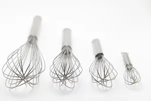 Kitchen Tool Assortment Drucke: Different sized whisks