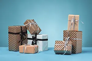 Festive Holiday Gifts Drucke: Different sizes, striped and plain