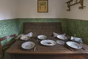 Middle Franconia Landmarks Drucke: Dining table in a kitchen of a workers flat around 1900