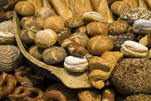 Diverse Baked Goods Drucke: Display of different bread products