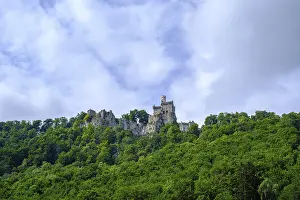 Central Europe Architectural Style Drucke: Distant view of Lichtenstein Castle