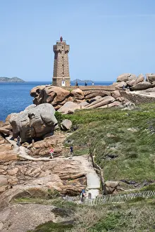 European Rock Formations Drucke: The distinctive Phare de Ploumanac'h lighthouse
