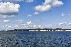 Sailboat Germany Drucke: Distinctive white cliffs, famous chalk cliffs