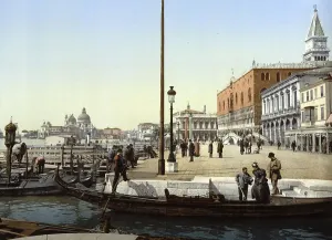 Venetian Palace Complex Drucke: In front of the Doge's Palace