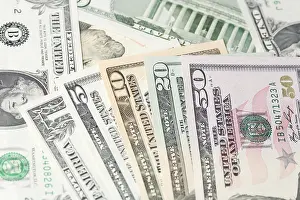 Studio Shot Of Currency Drucke: US dollar bills