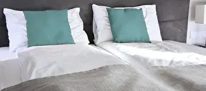 Deserted Hotel Room Drucke: Double bed in hotel room. Accommodation