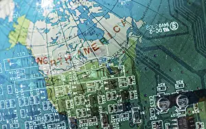 Printed Circuit Board Design Drucke: Double exposure technology background and world map
