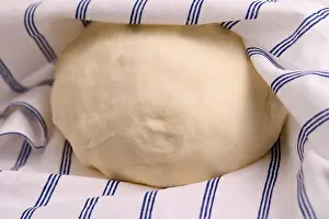 Baked Food Photography Drucke: Dough (batter)