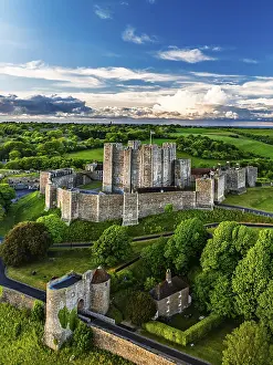 White Cliffs Drone Photography Drucke: Dover Castle from a drone, White Cliffs