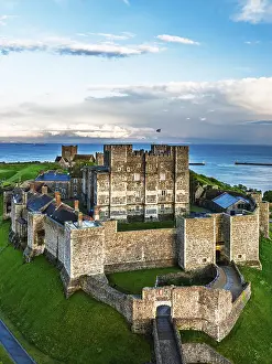 Aerial Landscape Photography UK Drucke: Dover Castle from a drone, White Cliffs
