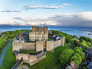 White Cliffs Drone Photography Drucke: Dover Castle from a drone, White Cliffs