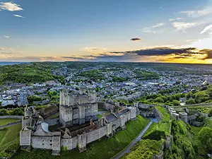 White Cliffs Drone Photography Drucke: Dover Castle from a drone, White Cliffs