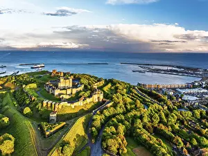 Steep Cliff Landscape Photography Drucke: Dover Castle from a drone, White Cliffs