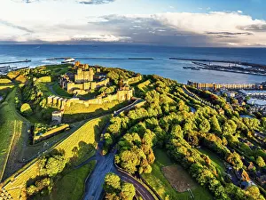 Aerial Landscape Photography UK Drucke: Dover Castle from a drone, White Cliffs