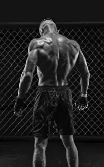 Black White Photography Drucke: The dramatic black white image of the MMA fighter