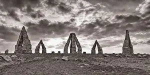 Dramatic Cloud Atmosphere Drucke: Dramatic cloud atmosphere over monumental stone circle