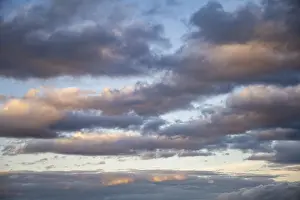 Overcast European Sky Drucke: Dramatic cloud formation, filling the format