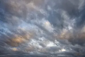 Dramatic Cloud Formation Drucke: Dramatic cloud formation, filling the format