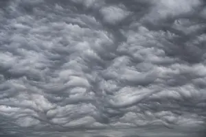 Dramatic Cloud Formation Drucke: Dramatic cloud formation, format-filling