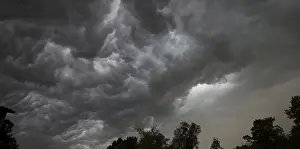 Upper Bavaria Weather Drucke: Dramatic cloud formation in front of a storm