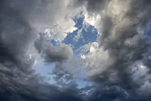 Nimbostratus Cloud Formation Drucke: Dramatic cloud formation in front of a summer thunderstorm