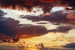 Cloudy Scandinavian Sky Drucke: Dramatic cloud sky at sunset, intense colors