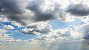 Cloudy Skies Landscape Drucke: Dramatic clouds and blue sky