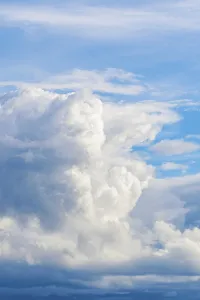 Dramatic Cloud Formations Europe Drucke: Dramatic Clouds on blue sky, England