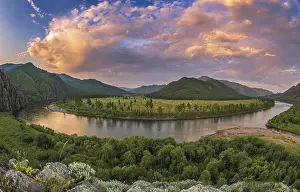 Mountain River Scenery Drucke: Dramatic clouds during dusk over Tuul river