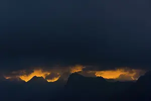Cloudy Atmosphere Photography Drucke: Dramatic clouds above Lechtal mountains