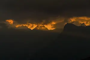 Sunrise In Austria Drucke: Dramatic clouds above Lechtal mountains