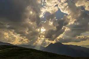 Cloudy Atmosphere Europe Drucke: Dramatic clouds at sunset, above Kuhtai